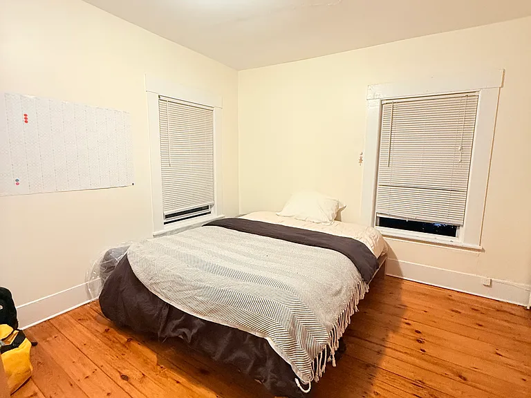 25 Inman St #2 — Photo 5