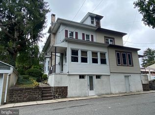 826 Seneca St, Pottsville, PA 17901