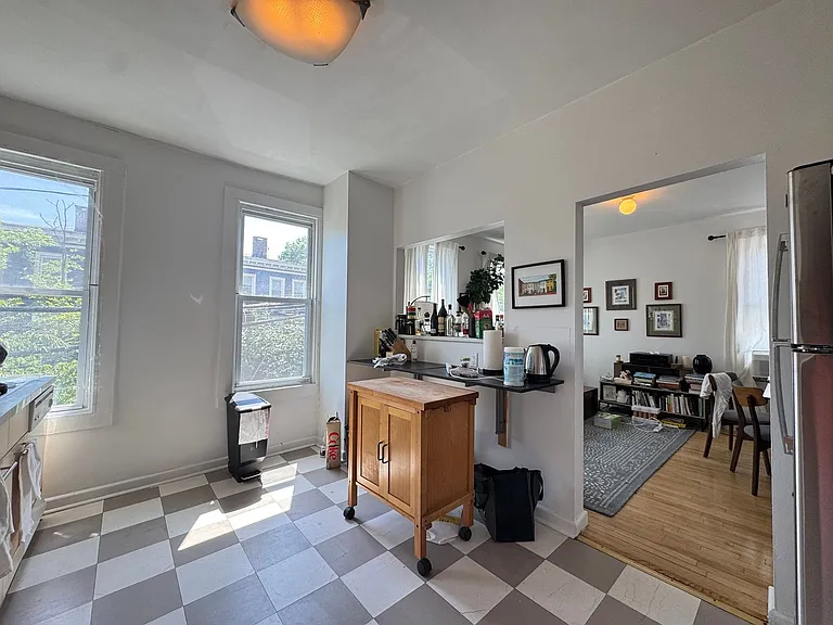 940 State St #2 — Photo 3