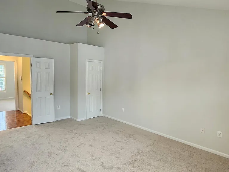 20622 Glenmere Sq — Photo 14