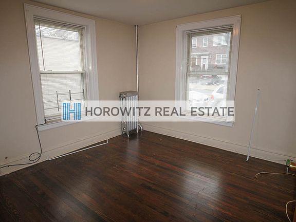 4th image of 4606 28th Ave #2