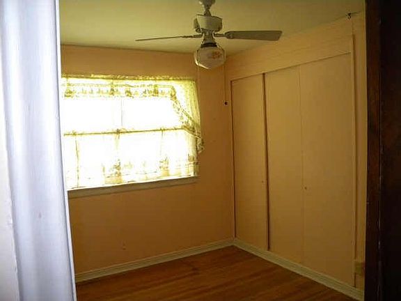 2nd image of 1909 Skylark Dr