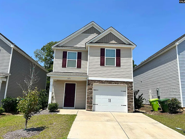1071 Crescent Moon Loop — Photo 2