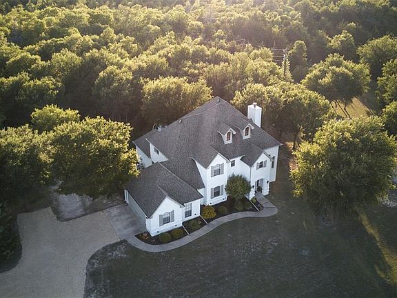 3rd image of 277 Buchanan Dr