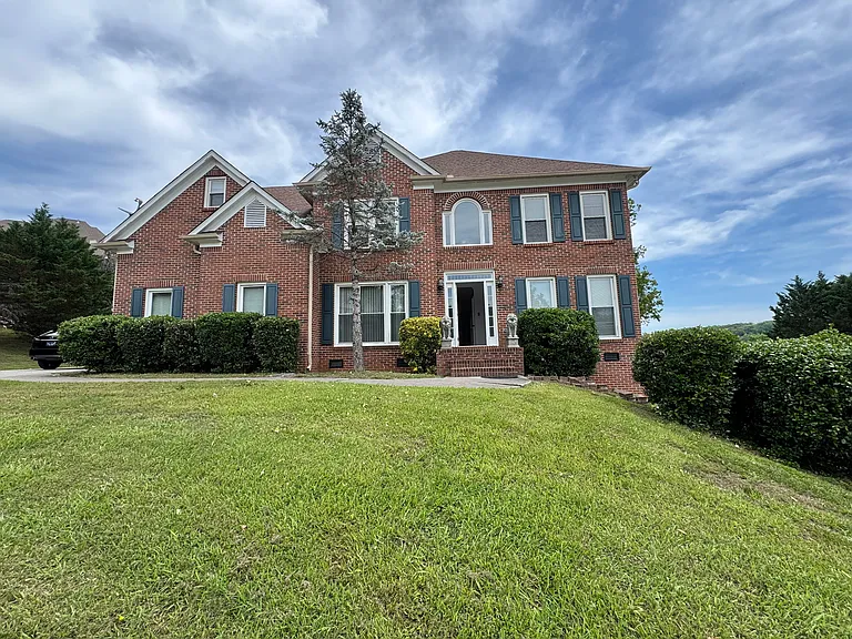 1006 Royal Mew Ct — Photo 1