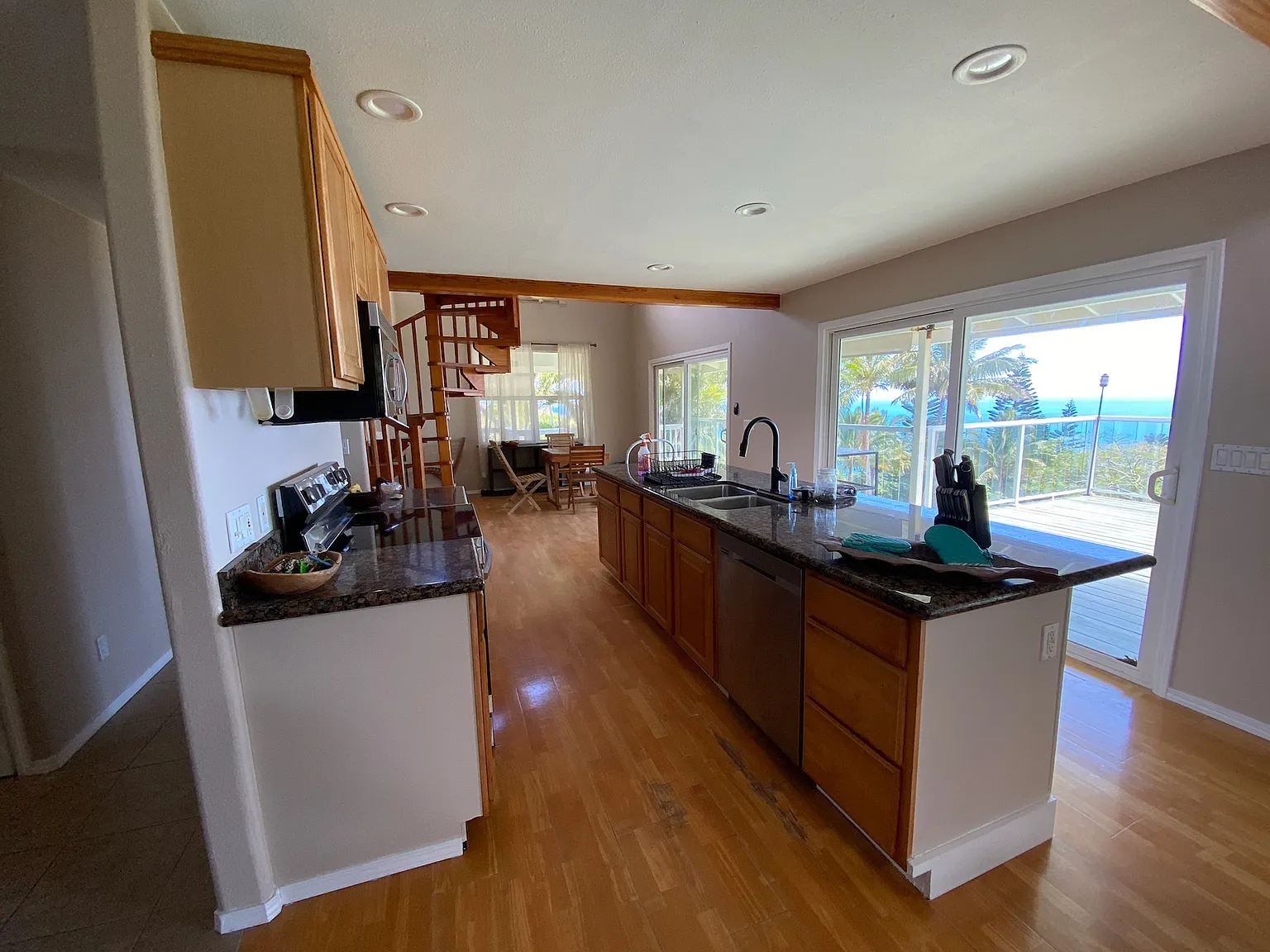 2 bed, 1000 sqft, $4,500 — Photo 4