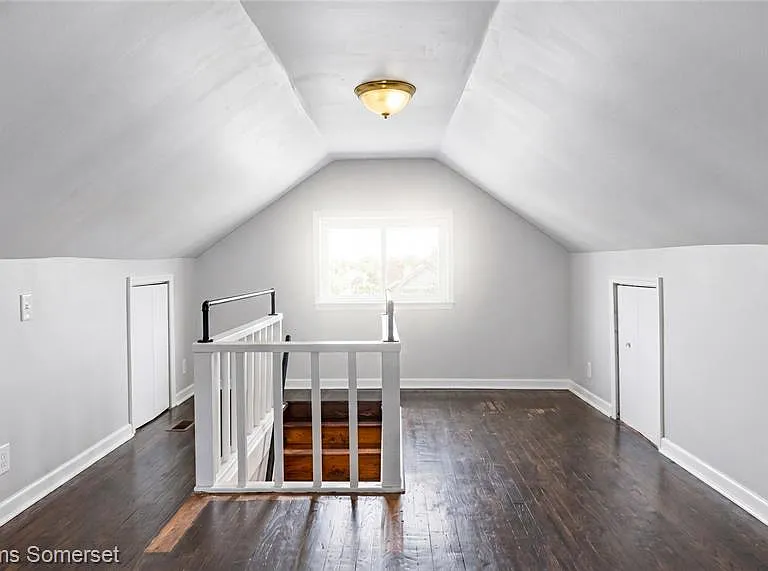 7256 Prospect Ave — Photo 11