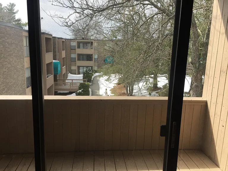 44 Shrewsbury Green Dr #J — Photo 11