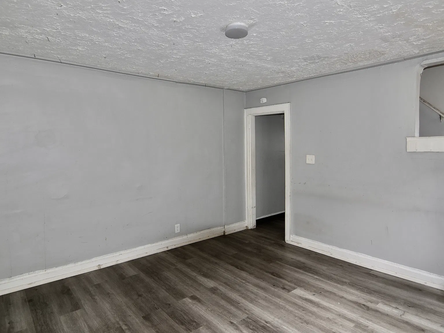3 bed, 1222 sqft, $1,300 — Photo 4
