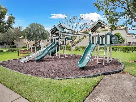 5th image of 9623 Porta Leona Lane