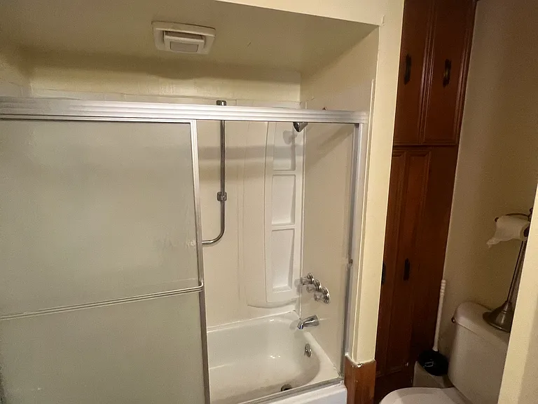 1004 Buffalo St — Photo 2