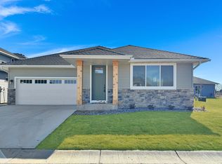 1261 Willowbrook Cir, Delano, MN 55328