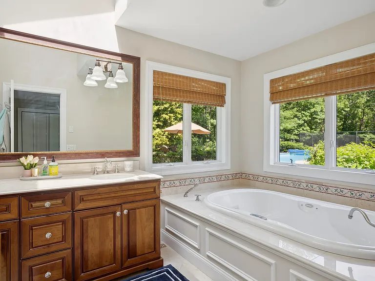 8 Indian Pipe Dr — Photo 11