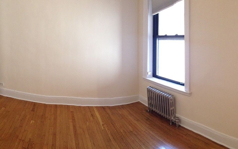 2nd image of 260 E 72nd St APT 4e