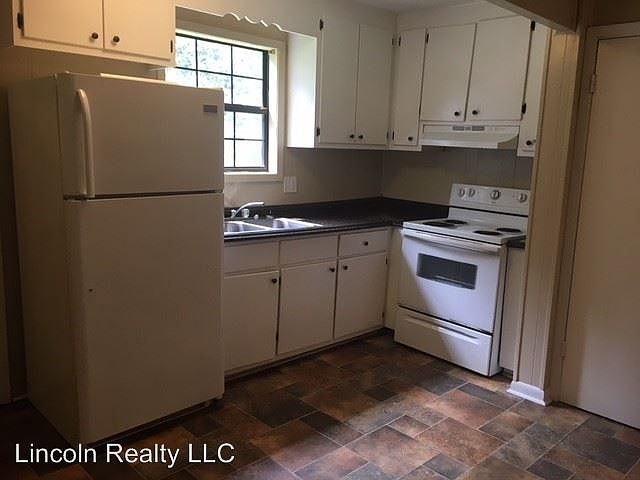 1st image of 100 Lankford Cir APT B3