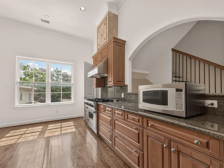 2907 Argonne St — Photo 10
