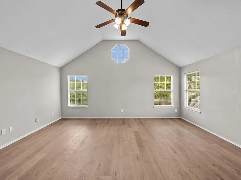 2421 Kittyhawk Dr — Photo 16