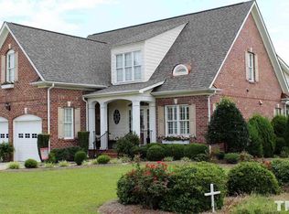 106 Colonade Ct, Benson, NC 27504