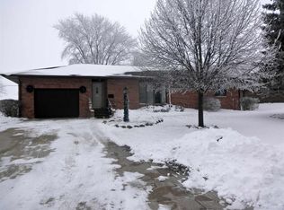 535 Easy St, Winthrop, IA 50682