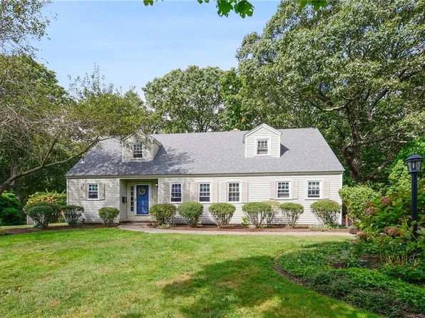 51 Gateway Rd, North Kingstown, RI 02852