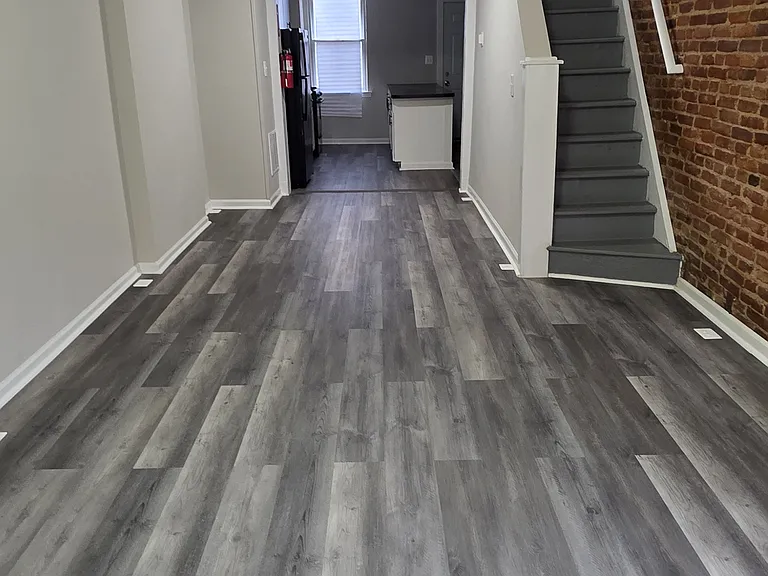 151 N Streeper St — Photo 2