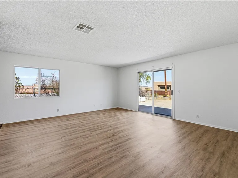 6851 Quail Spring Ave — Photo 6