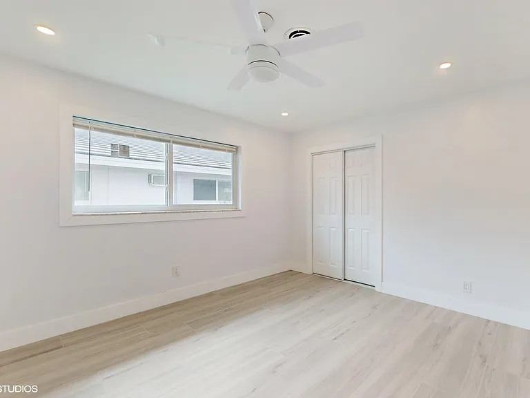 4761 NE 28th Ave — Photo 18