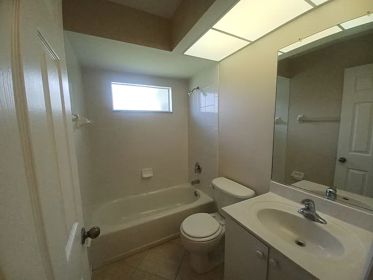 17 NE 16th Pl — Photo 14