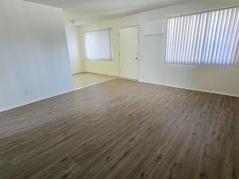 Baldwin Ave. Apartments — Photo 4
