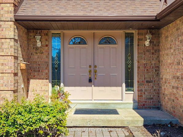 32 Petch Cres, Aurora, ON L4G 5P4