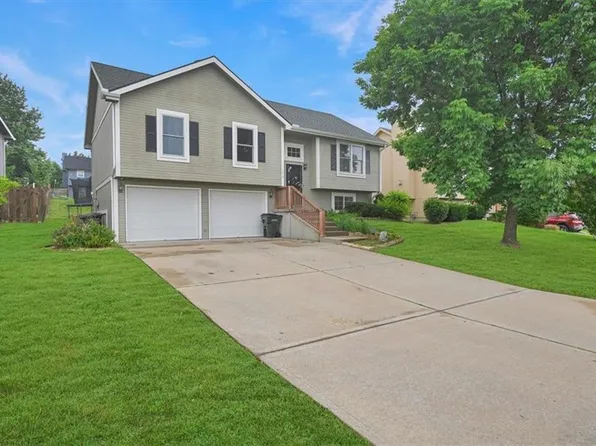 4415 Garland St, Leavenworth, KS 66048