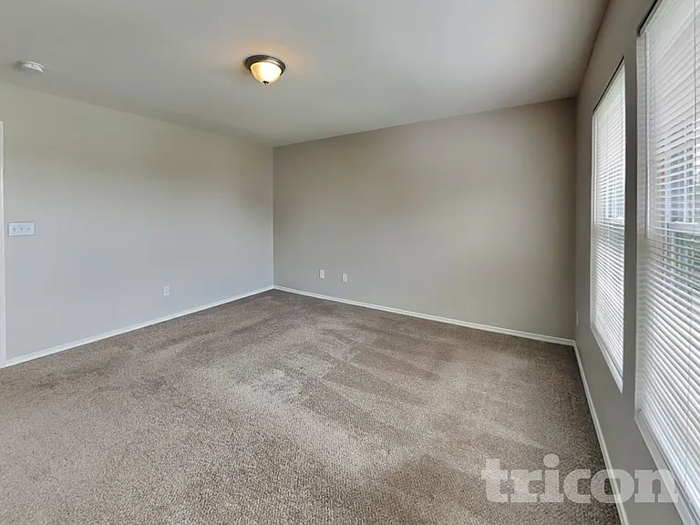 969 Willow Creek Dr — Photo 7