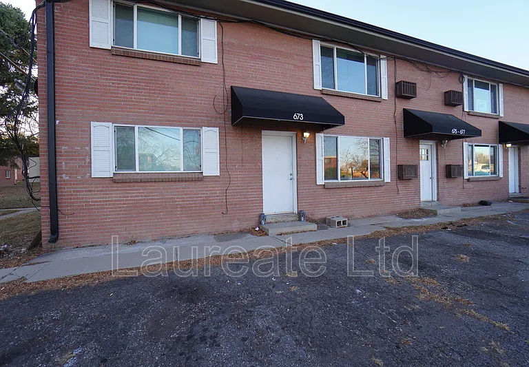677 Miller Ct — Photo 1