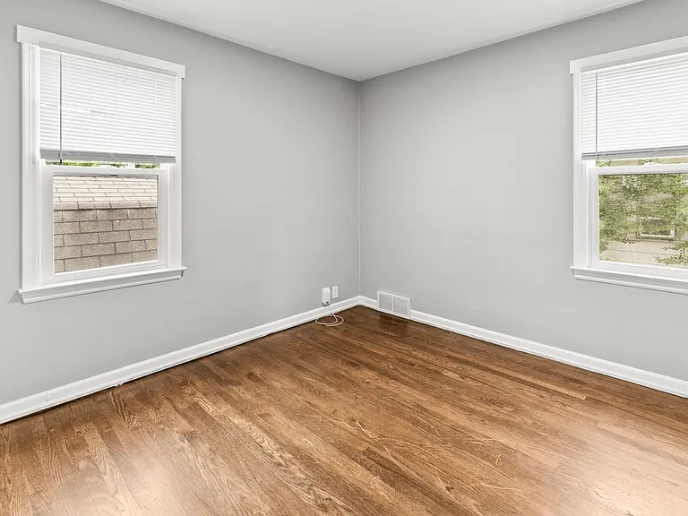 4841 Pierce St — Photo 15