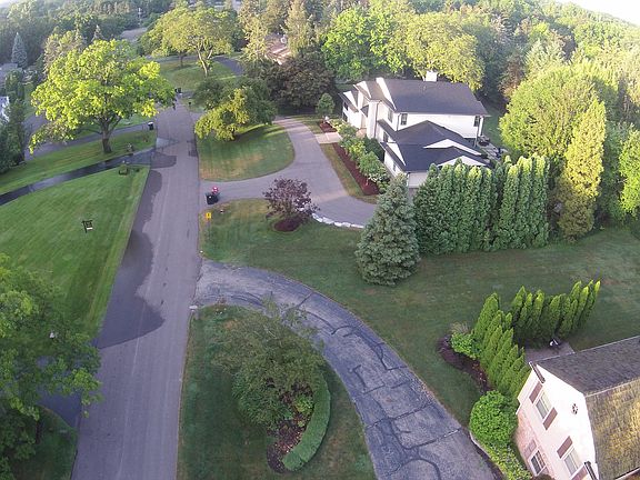 3rd image of 135 Harlan Dr
