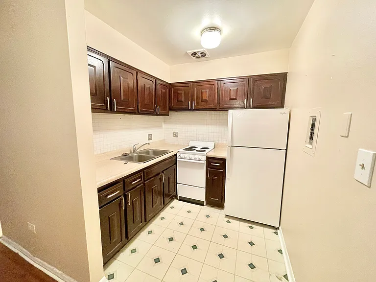 5920 N Kenmore Ave #207 — Photo 18
