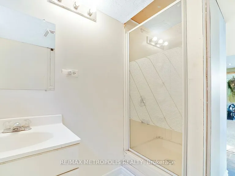 103 Packard Blvd #BASEMENT — Photo 7