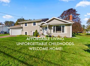 11 Holland Dr, Stratford, PE C1B 1S9