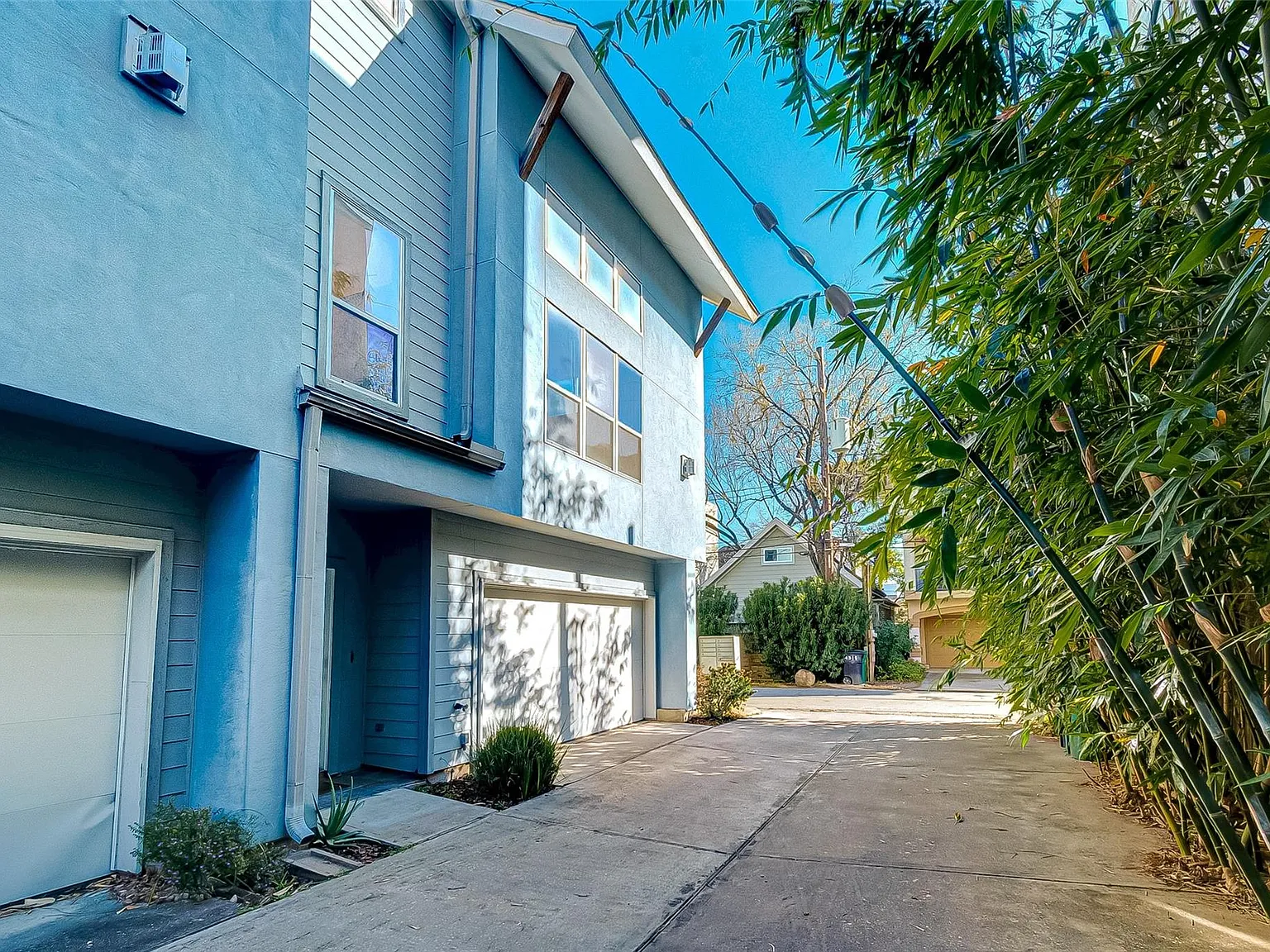 2 bed, 2.0 bath, 1993 sqft, $2,900 — Photo 3