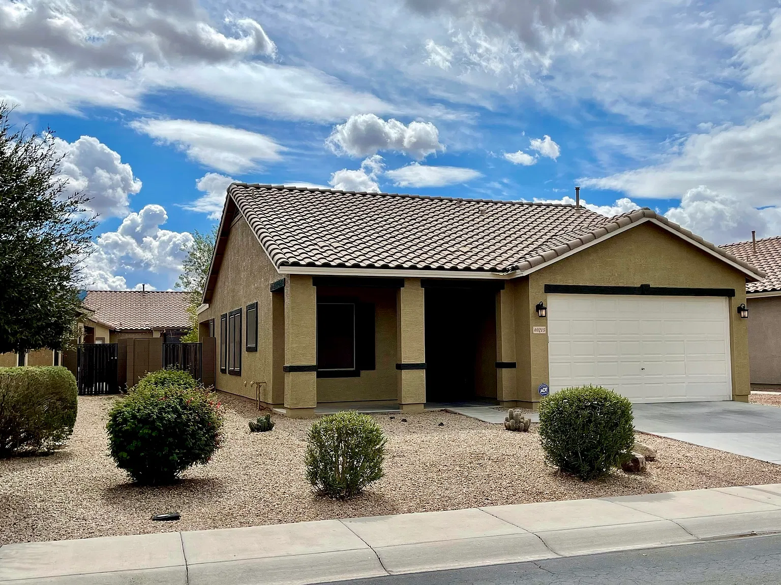 40215 W Green Ct — Photo 1