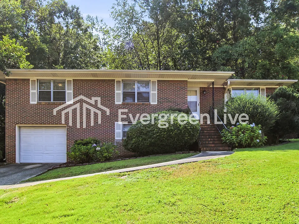913 Sharp Dr