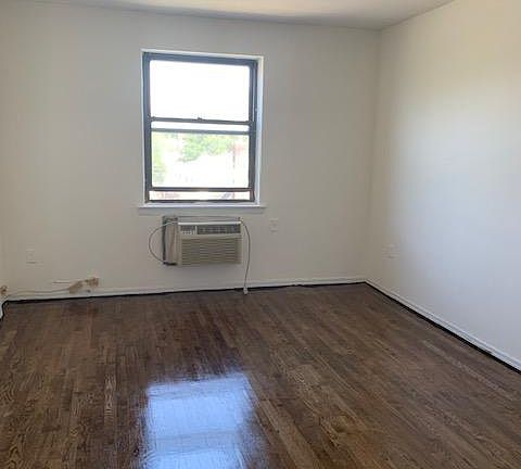 4th image of 8807 Pontiac St Floor 3