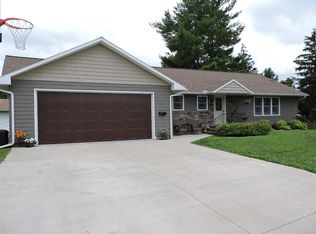 307 Iowa Ave, Decorah, IA 52101