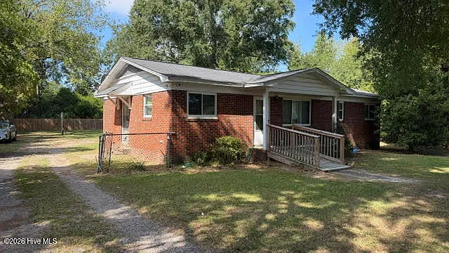 3 bed, 2.5 bath, 1586 sqft, $1,750 — Photo 2