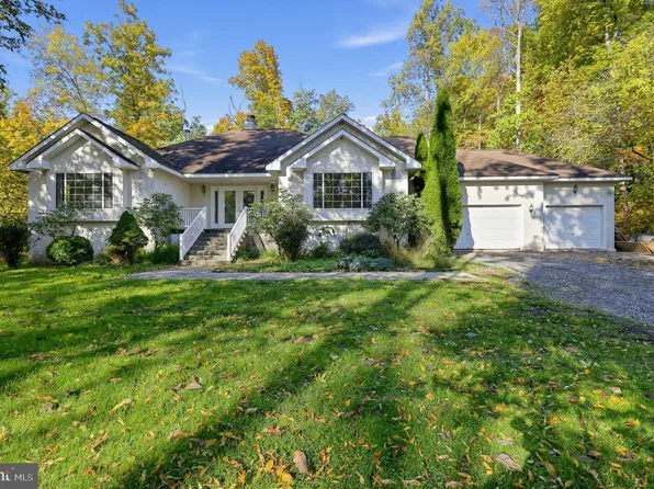3072 Long Rd, Green Lane, PA 18054