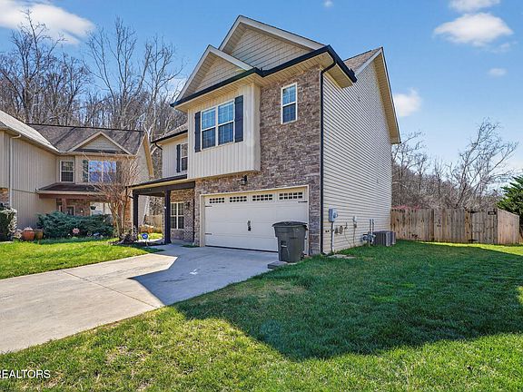 2nd image of 1207 Dark Creek Ln