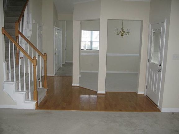 Foyer / Dining Room
