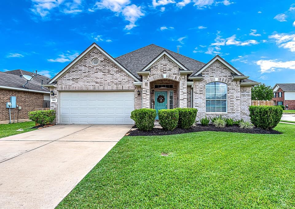 1st image of 1002 Bahia Vista Dr