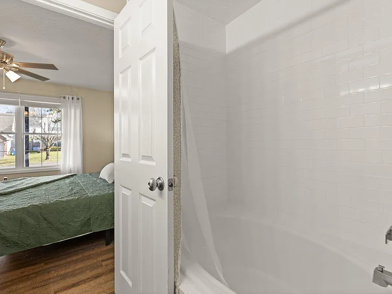 1409 Pleasant Ridge Dr — Photo 18
