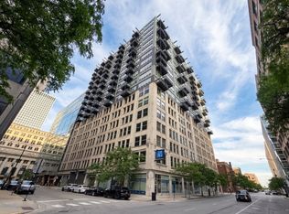 565 W Quincy St Unit 802, Chicago, IL 60661